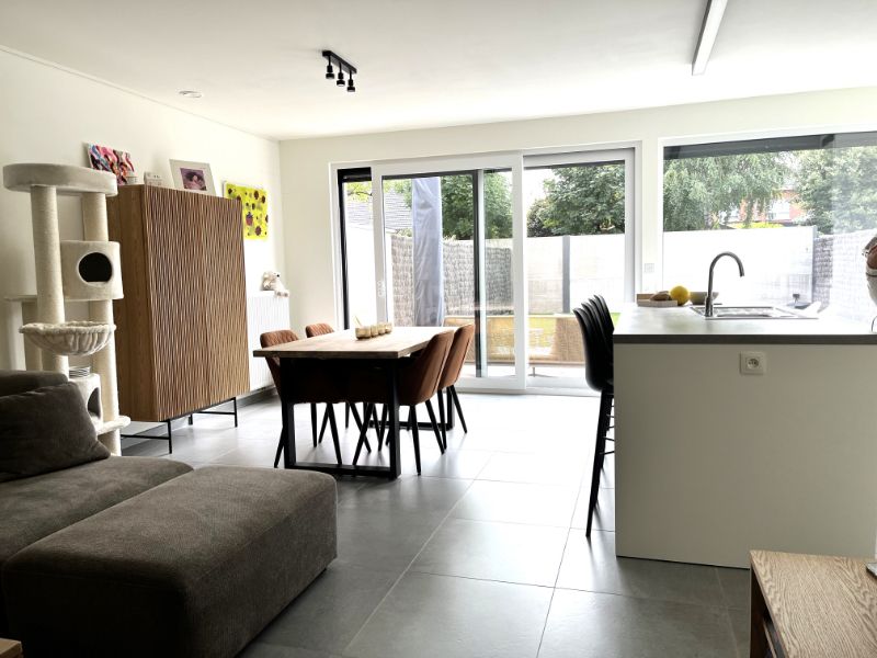 Nieuwbouwwoning met 4 slaapkamers en zonnepanelen foto 4