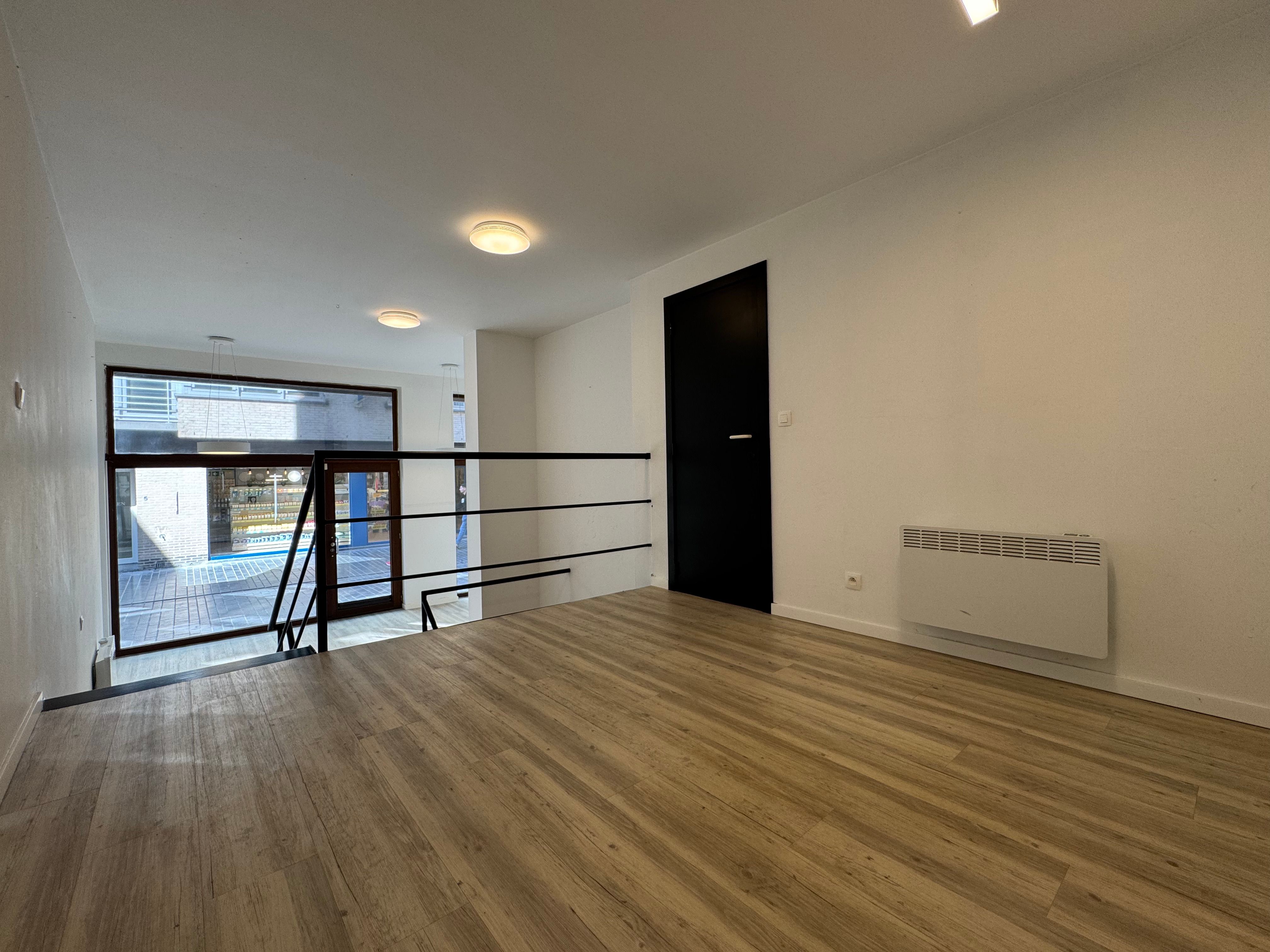 Handelsgelijkvloers 56m² foto 8