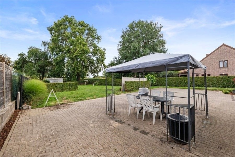 CHARMANTE GEZINSWONING OP EEN RUIM PERCEEL IN BUVINGEN foto 25