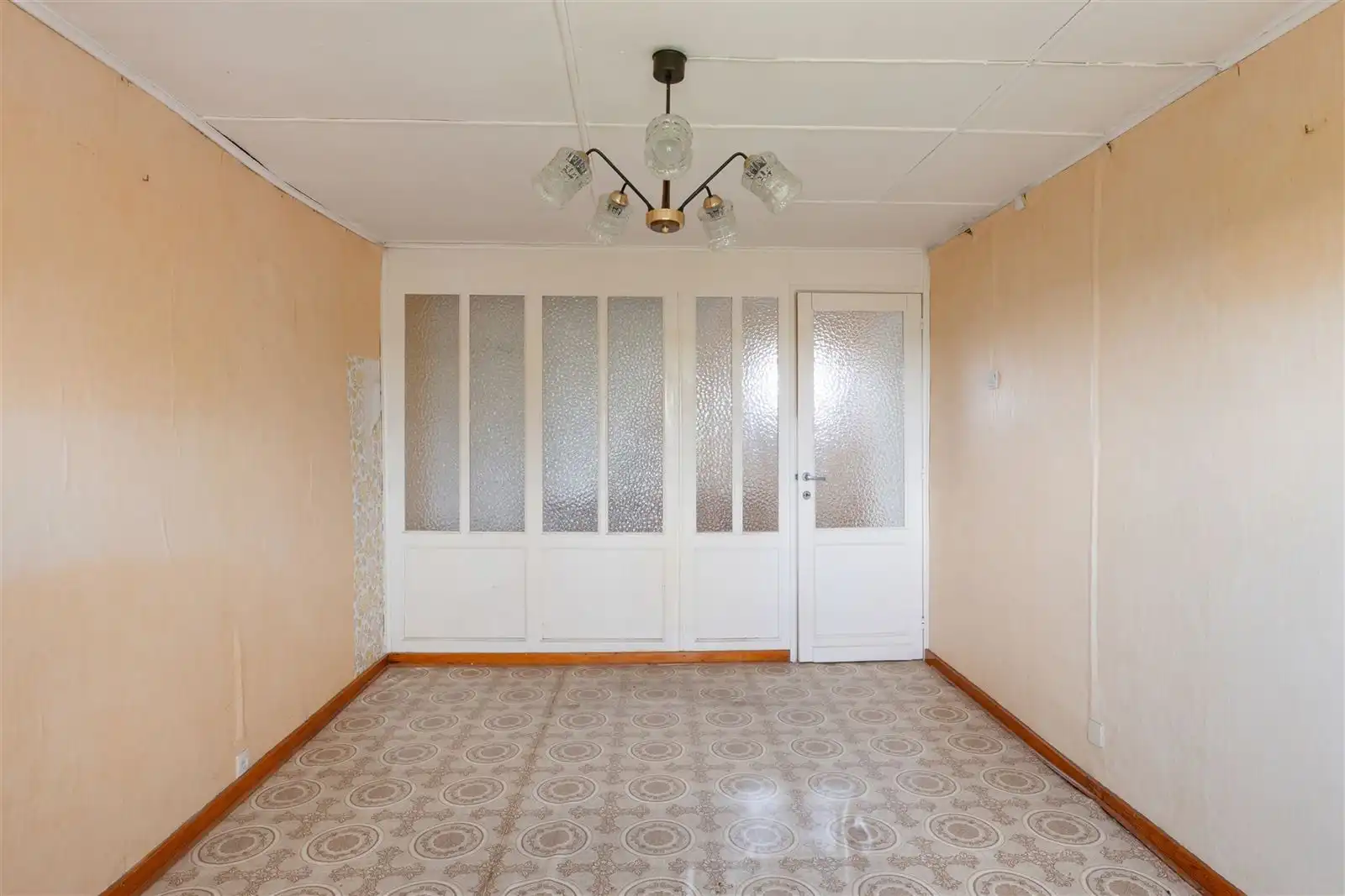 Allenstaande achterliggende te renoveren gezinswoning op 23are40 foto 15