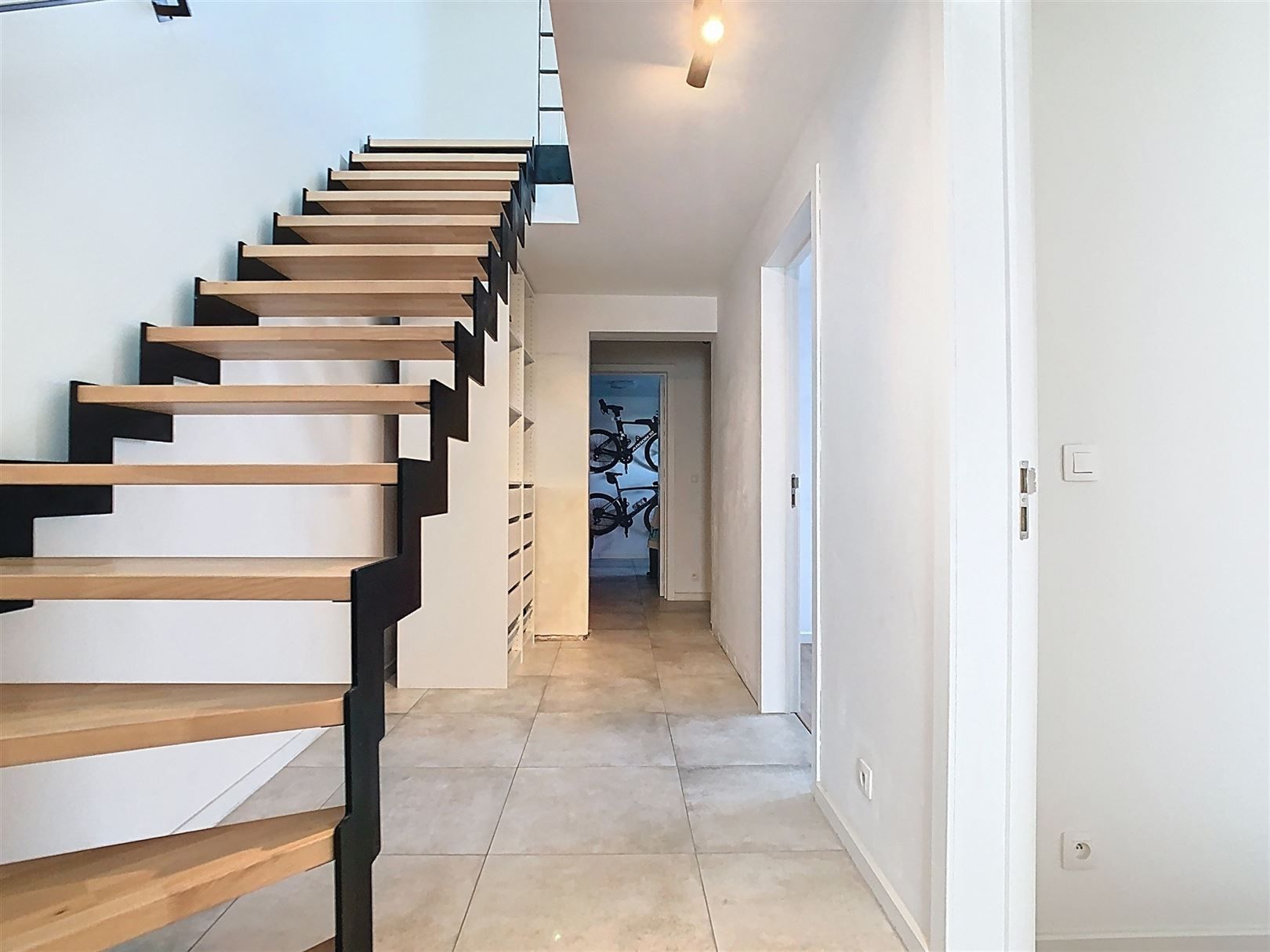 GERENOVEERDE WONING MET ZICHT OP DE VAART!  foto 7