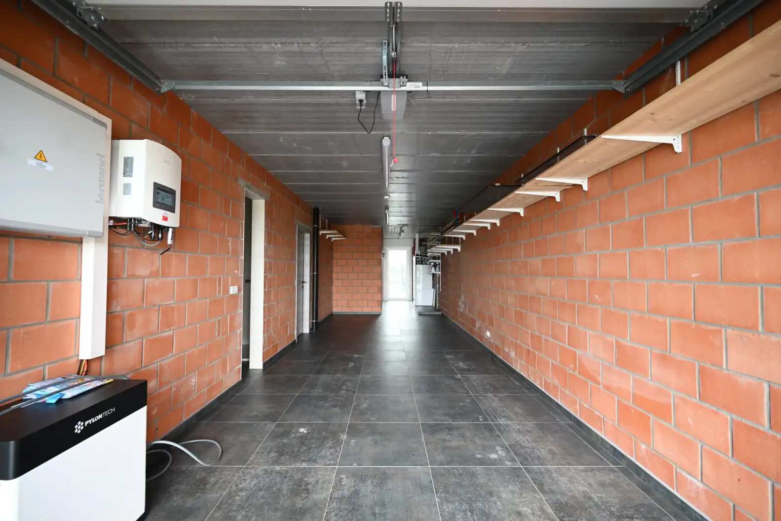 Prachtige nieuwbouwwoning met 3 slaapkamers en ruime garage! foto 4