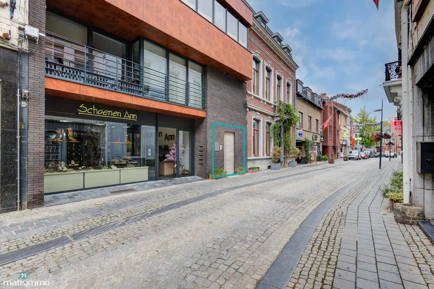 UNIEK 2-SLAAPKAMERAPPARTEMENT MET 2 ENSUITE BADKAMERS, KELDERBERGING EN RUIME BINNENKOER IN DE STADSKERN VAN TONGEREN foto 2