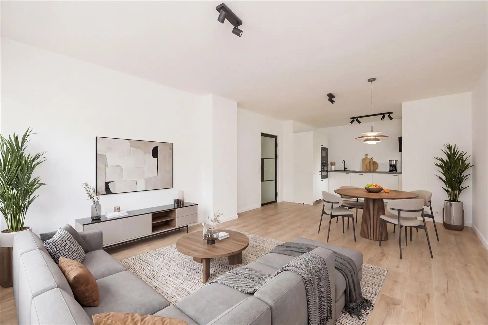 Lichtrijk gelijkvloersappartement met 2 slpk op TOPlocatie foto {{pictureIndex}}
