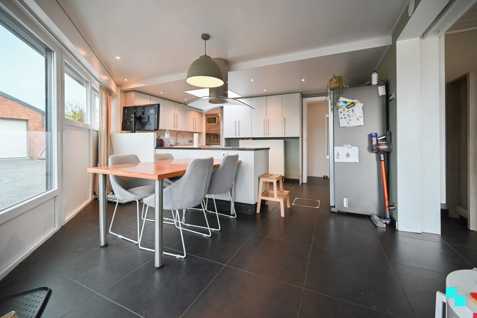 Landelijk gelegen gerenoveerde woning met opslagruimte te Ingelmunster foto 11