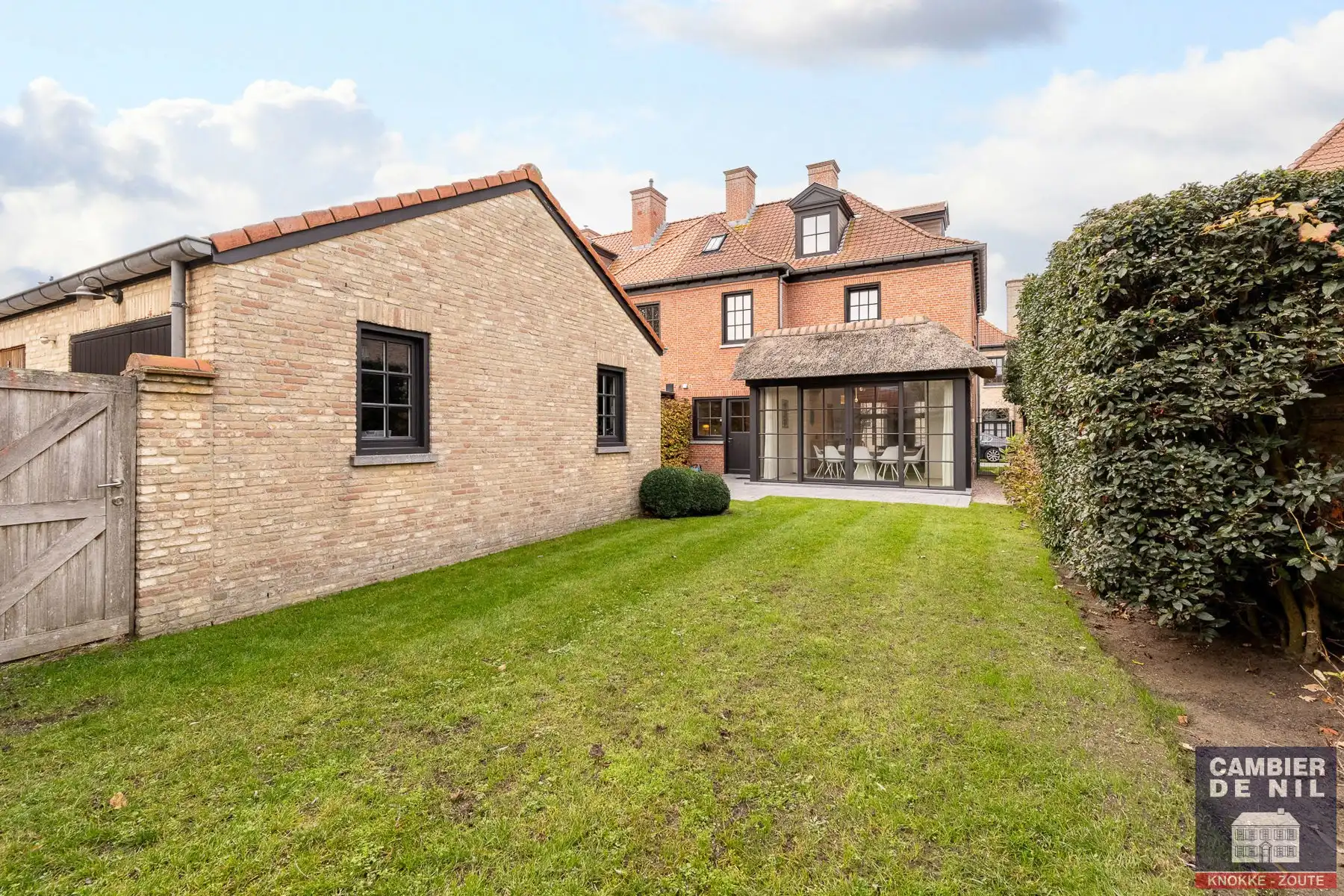 Instapklare , gemeubelde woning gelegen in Oud-Knokke vlakbij de groentenmarkt foto 27