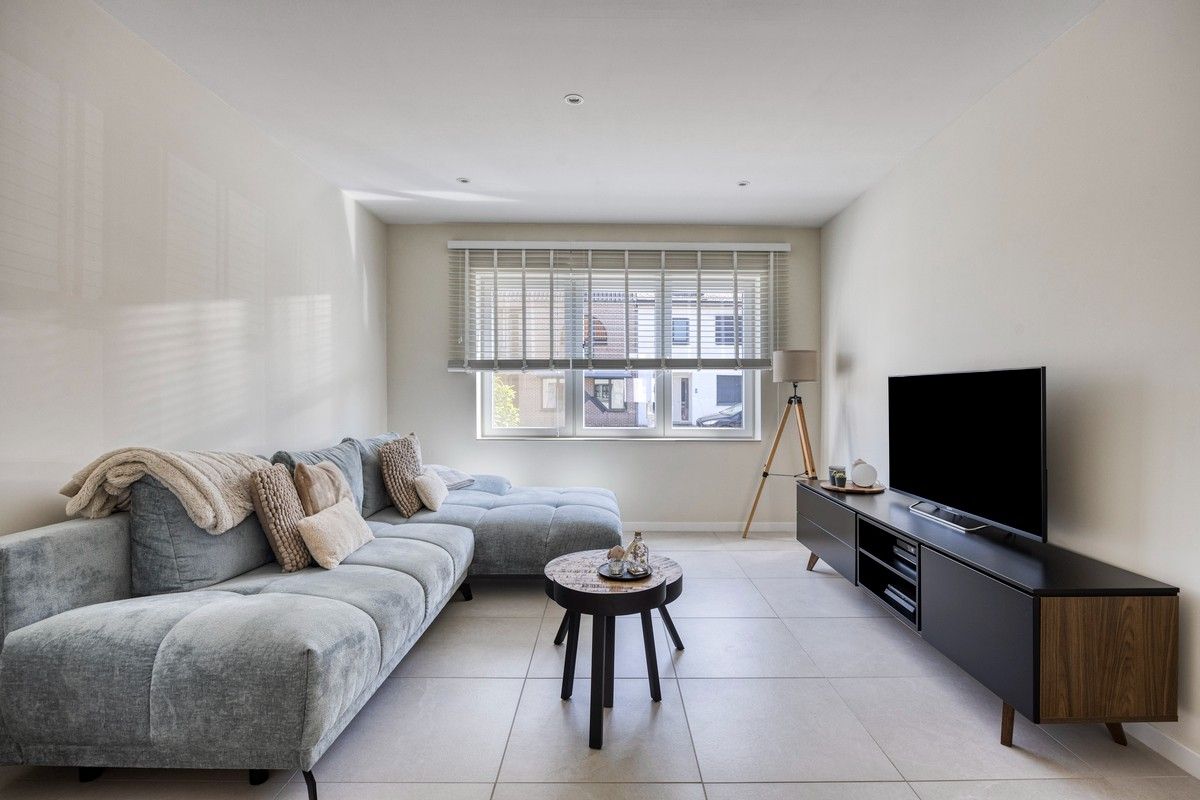 Instapklare, smaakvol gerenoveerde woning op een steenworp van het centrum van Lanaken. foto 7