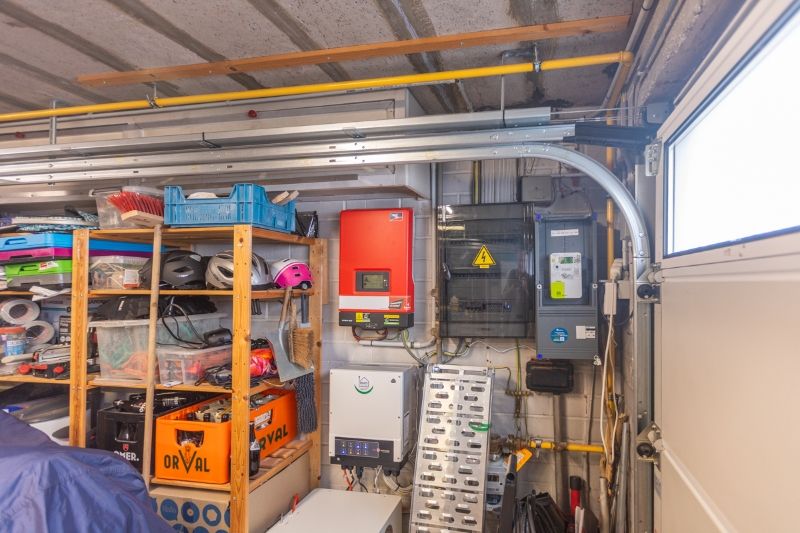 Residentieel gelegen, ruime woning met 3 slaapkamers, bureau, ruime garage, gezellige tuin...(zonnepanelen, thuisbatterij, energielabel C...) foto 20