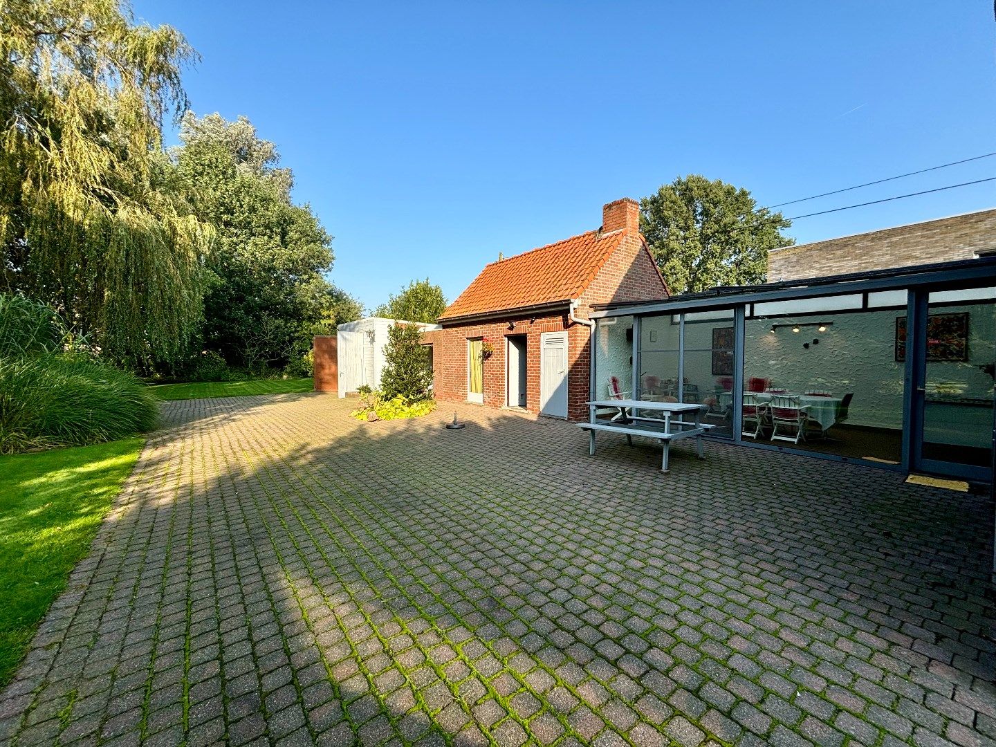 Goed onderhouden alleenstaande woning. Opp: 6800m². foto 15