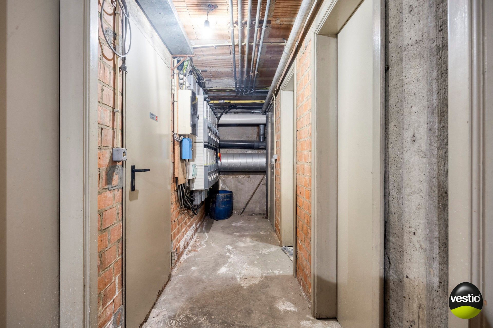 Te renoveren 2-slaapkamerappartement met terras, garagebox en kelder. foto 12