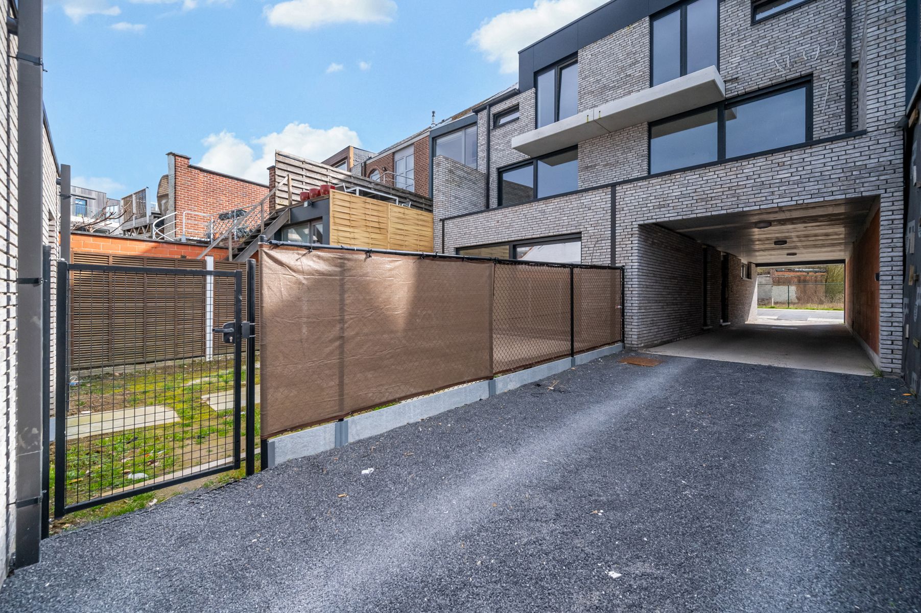 Gelijkvloers NB-appartement met terras en tuintje! foto 16