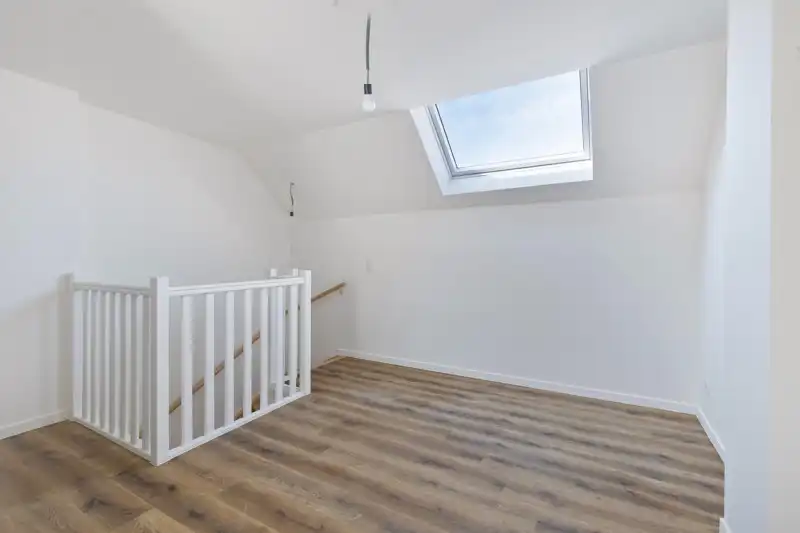 Volledig gerenoveerd, 1 slaapkamer appartement  met terras en parkeerplaats TE KOOP in Beveren-Leie! foto 16