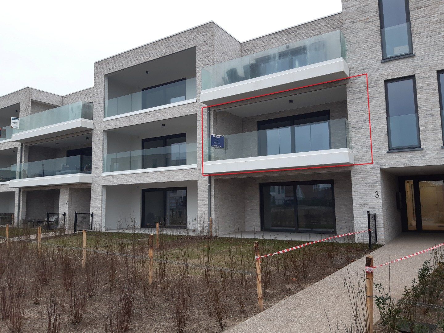 BEN-appartement met ruim terras. foto {{pictureIndex}}