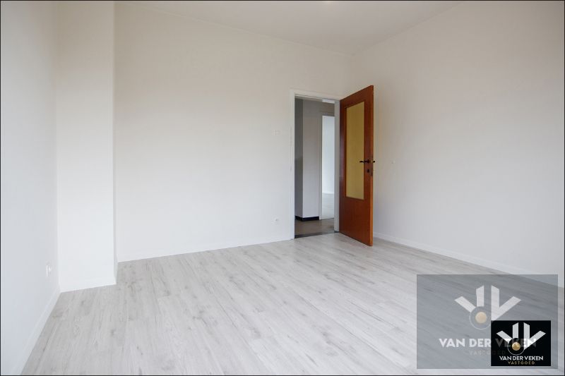 INSTAPKLAAR 2-SLPKAPP OP WANDELAFSTAND VAN HET CENTRUM foto 12