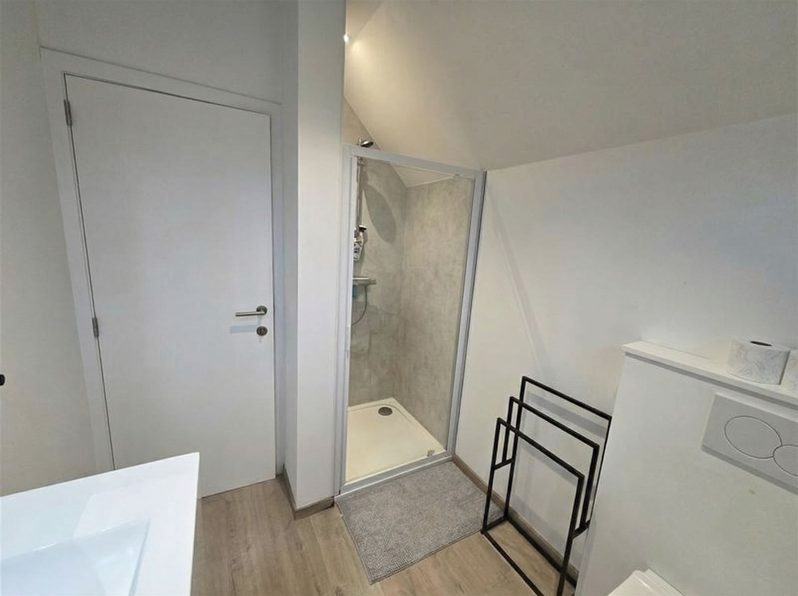 Instapklare woning te huur in Nederename foto 7