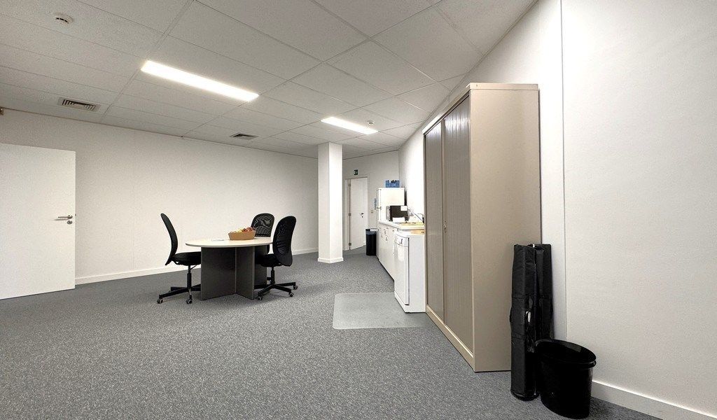 Instapklaar kantoor te huur in industriezone Mechelen-Noord  foto 6