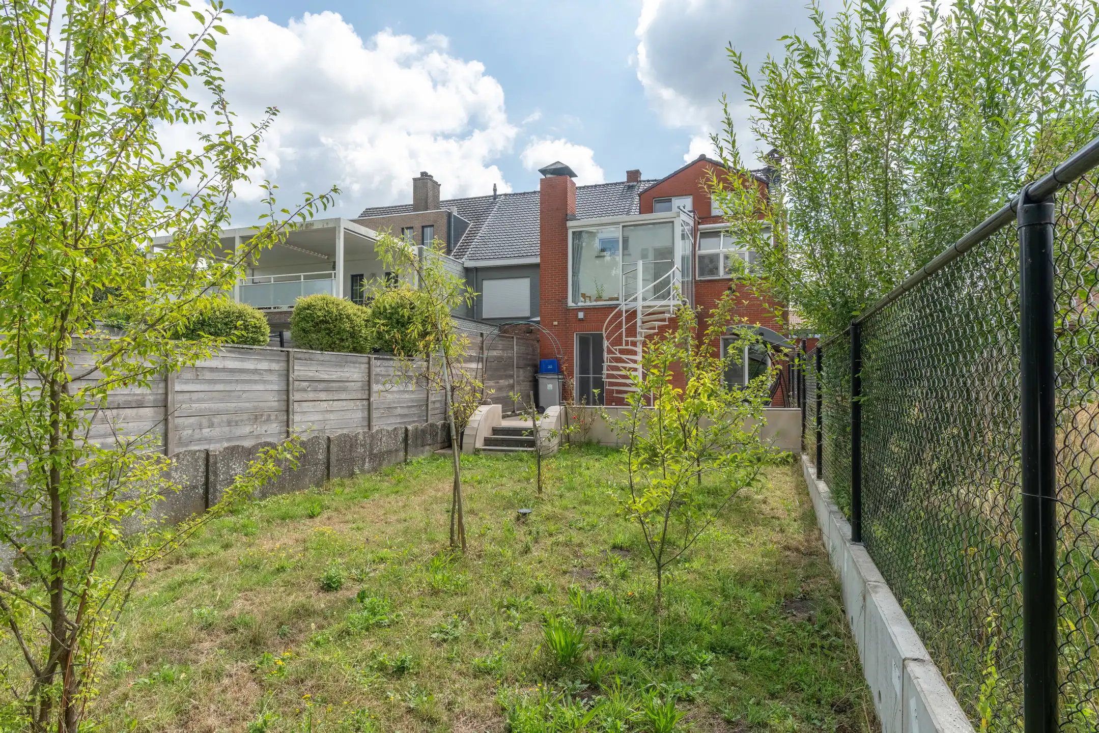 Volledig vernieuwde  woning/kantoor/handelspand met 5 slpks foto 45