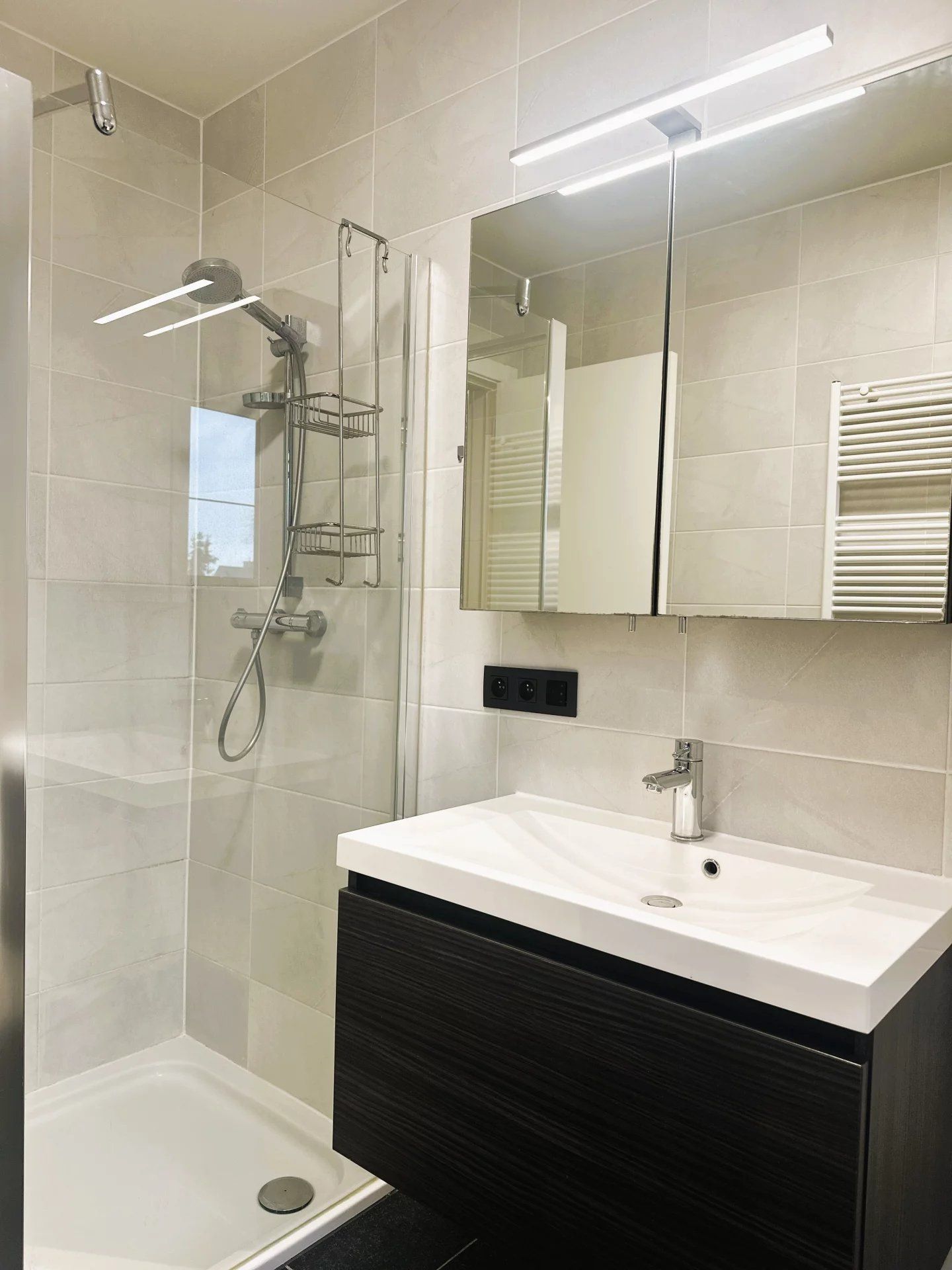 Zeer ruim instapklaar appartement met open uitzicht – 2 slpk – groot terras – garagebox + berging foto 15