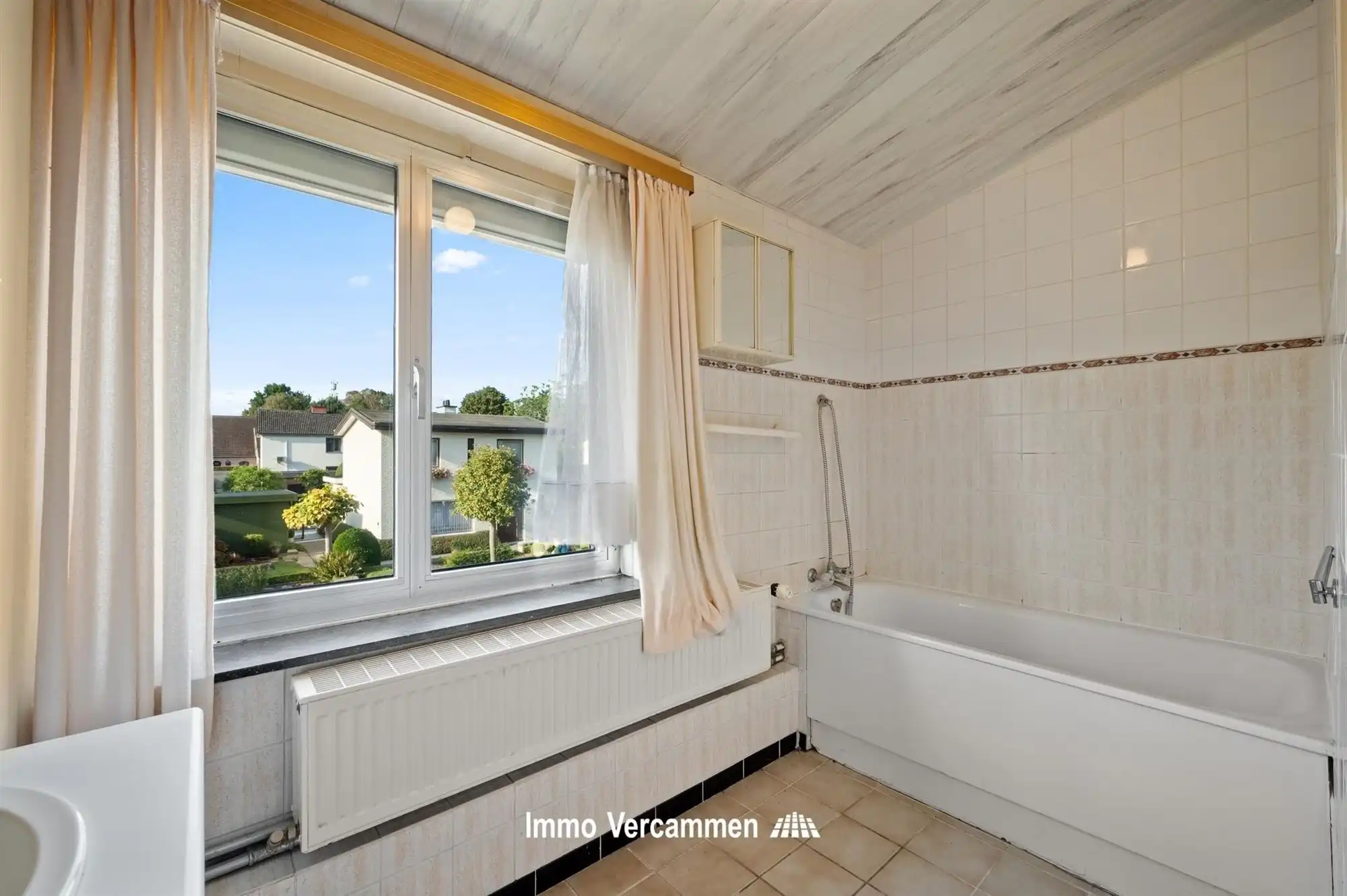 Verrassend ruime woning, gelegen in een rustige verkaveling te Hever foto 13