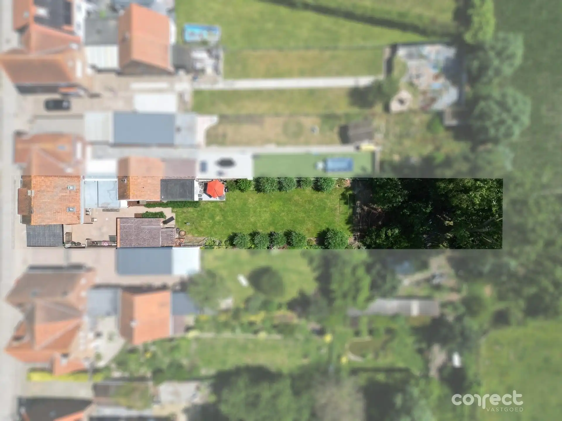 Ruime woning met zuid-gerichte tuin. foto 11