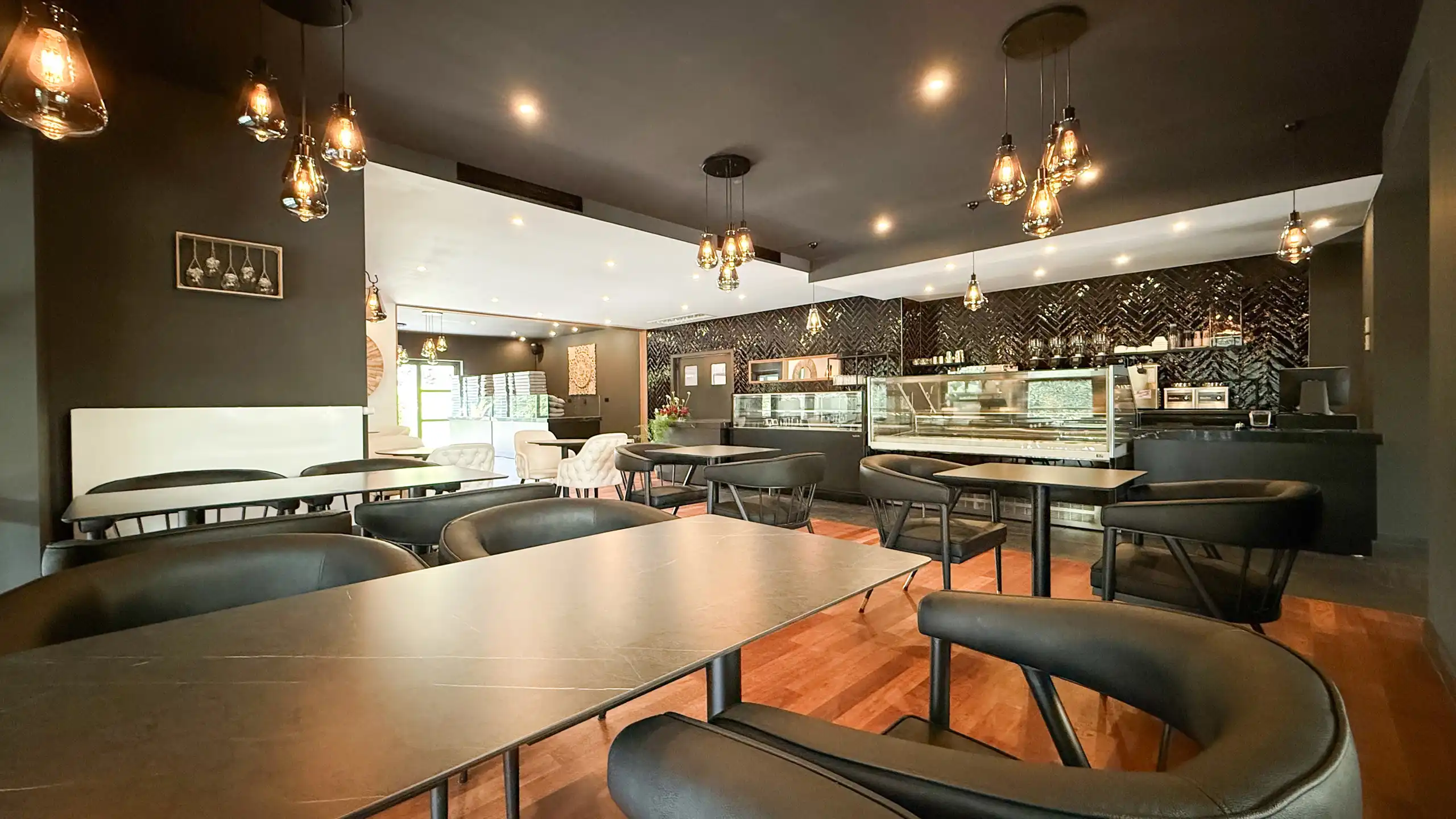 Prachtig handelspand met woonst op toplocatie (40are grond)! foto 6