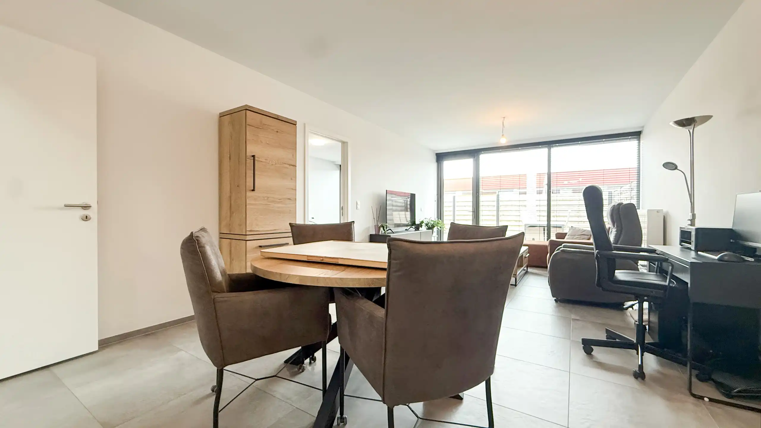 Recent appartement met 2 slpks, parking en berging! foto 7