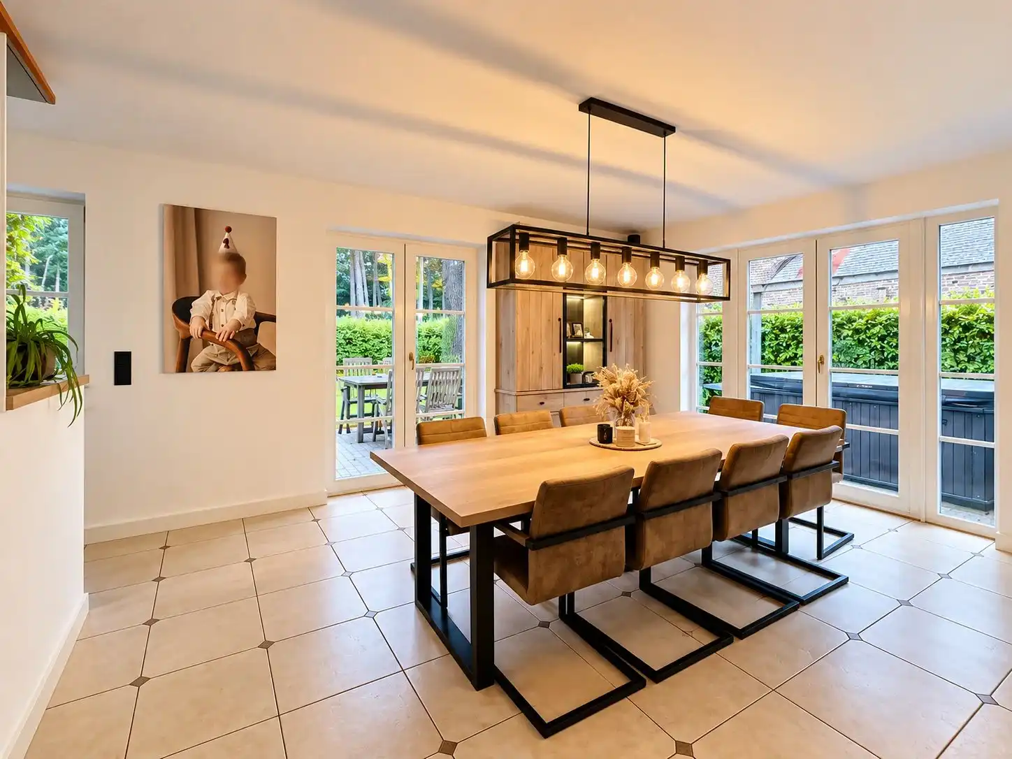 Instapklare woning met 4 slaapkamers op een mooi perceel. foto 7