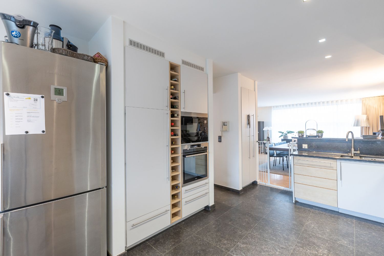 Moderne woning met handelsruimte op commerciële ligging! foto 18