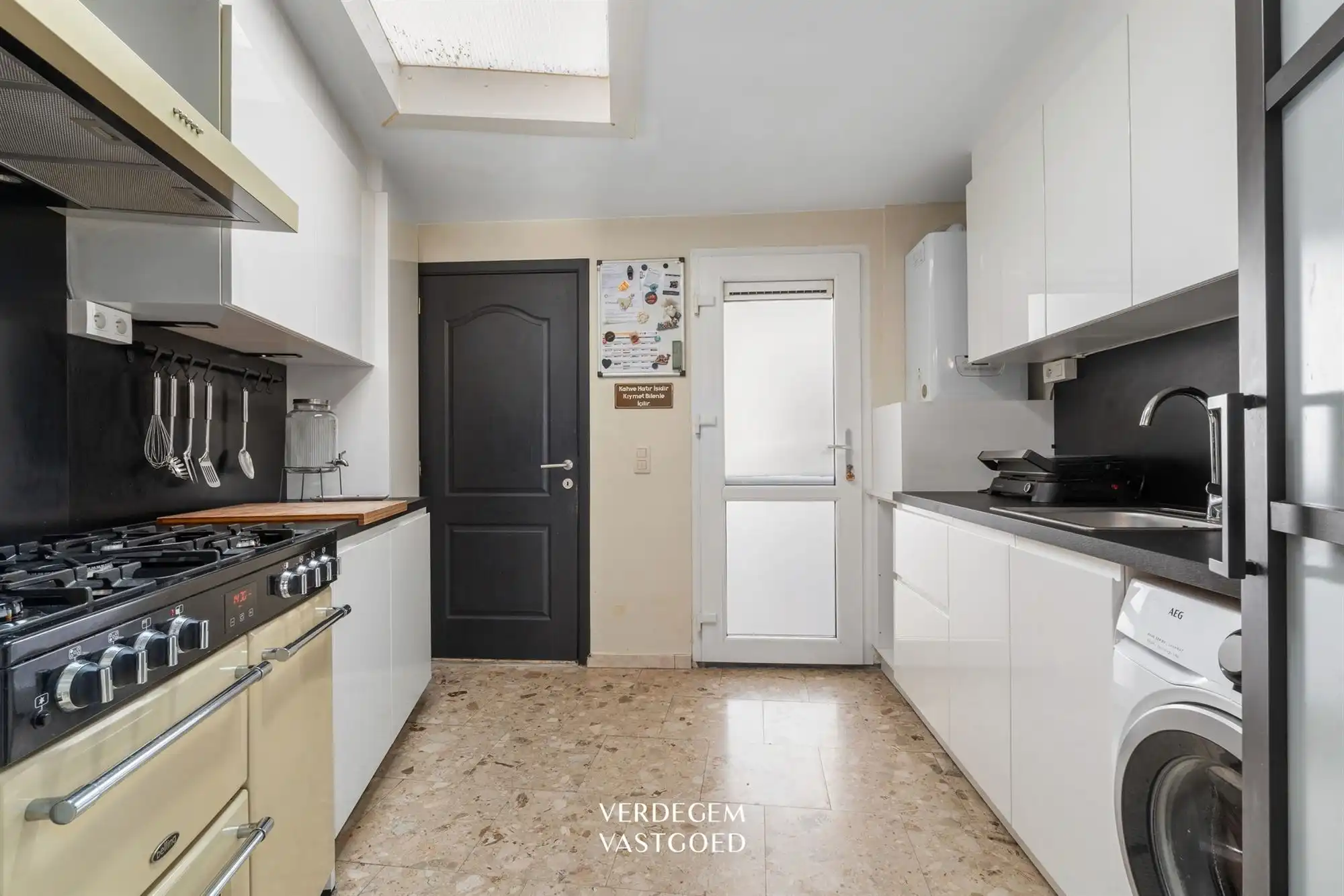 Verzorgde woning met 3 slaapkamers, terras en Bourgoyen als buur foto 8