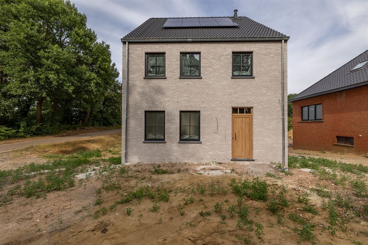 Nieuwbouwwoning 4slk - E10 op rustige ligging foto 3