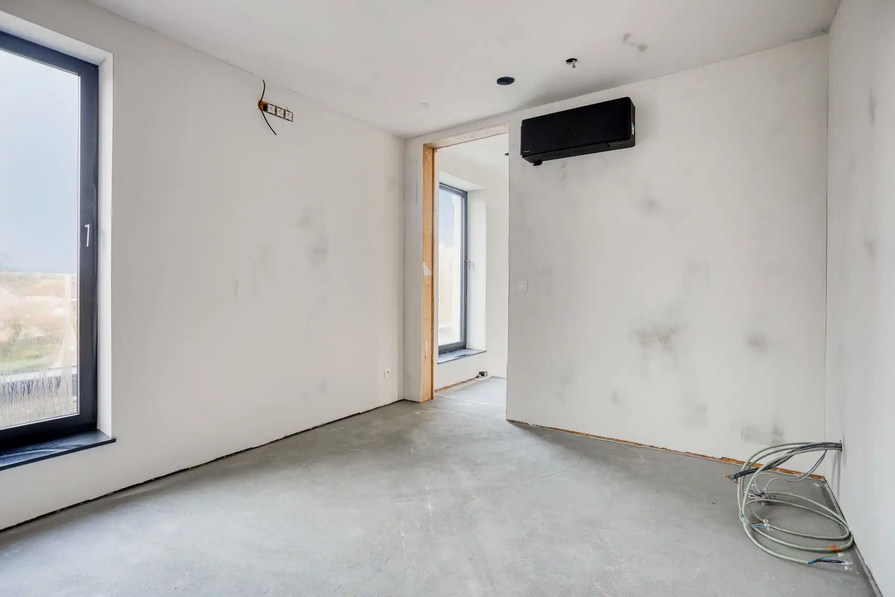 Moderne, af te werken woning op een perceel van 10a 58ca. foto 17