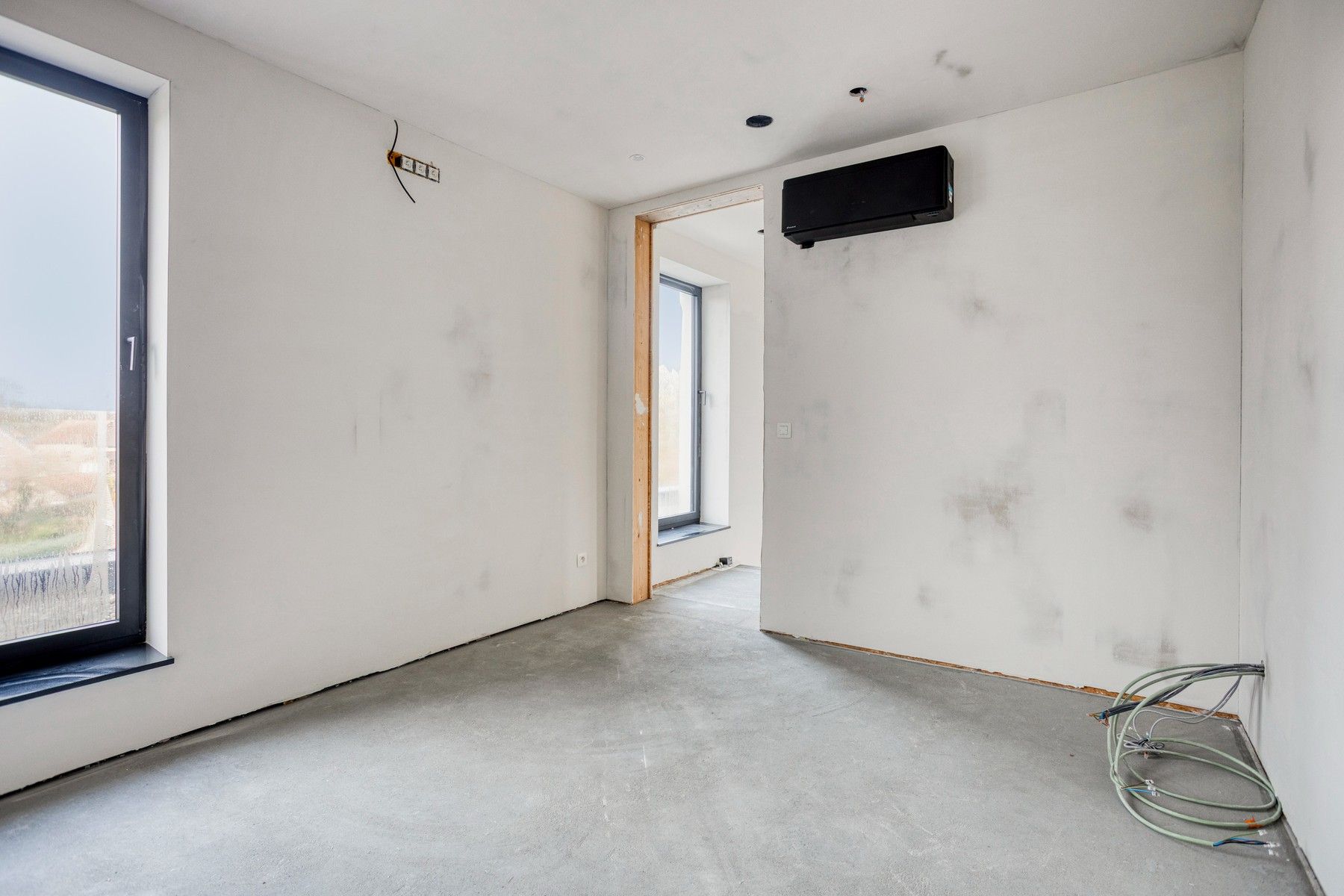 Moderne, af te werken woning op een perceel van 10a 58ca. foto 12