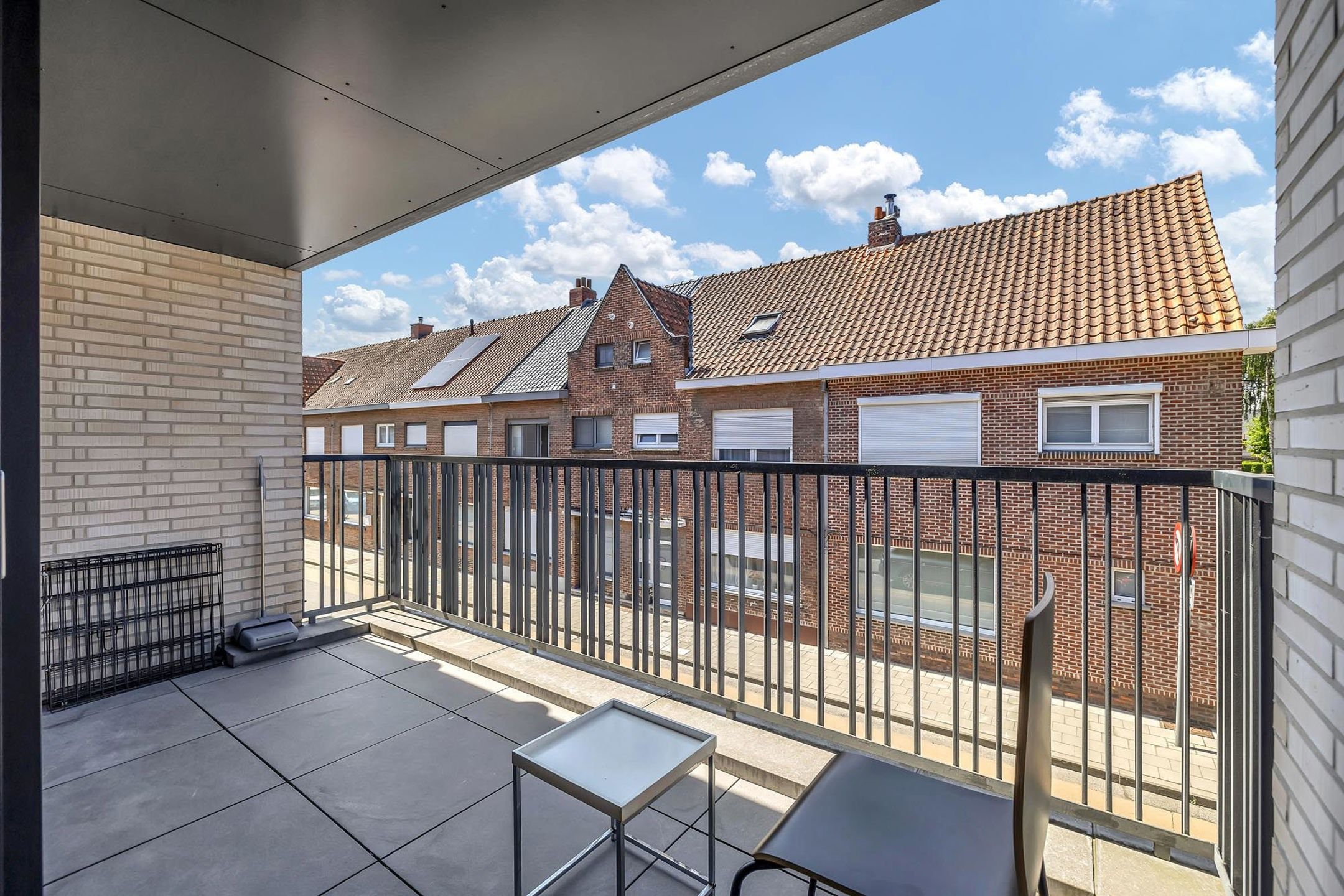 Instapklaar appartement centrum Deinze – ideaal als eigen stek of investering! foto 9