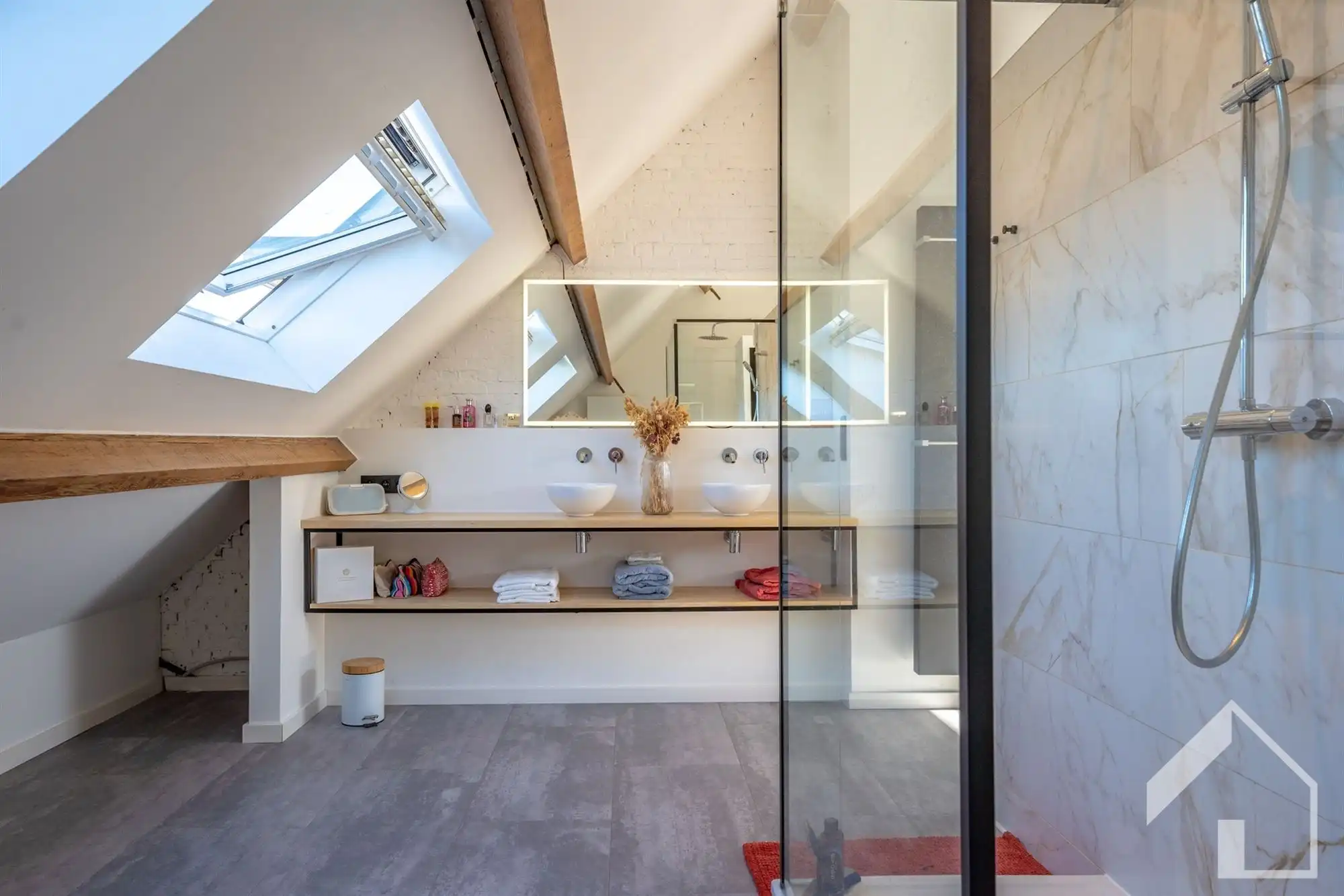 Leuke gezinswoning met tuin en 3 ruime slaapkamers foto 15