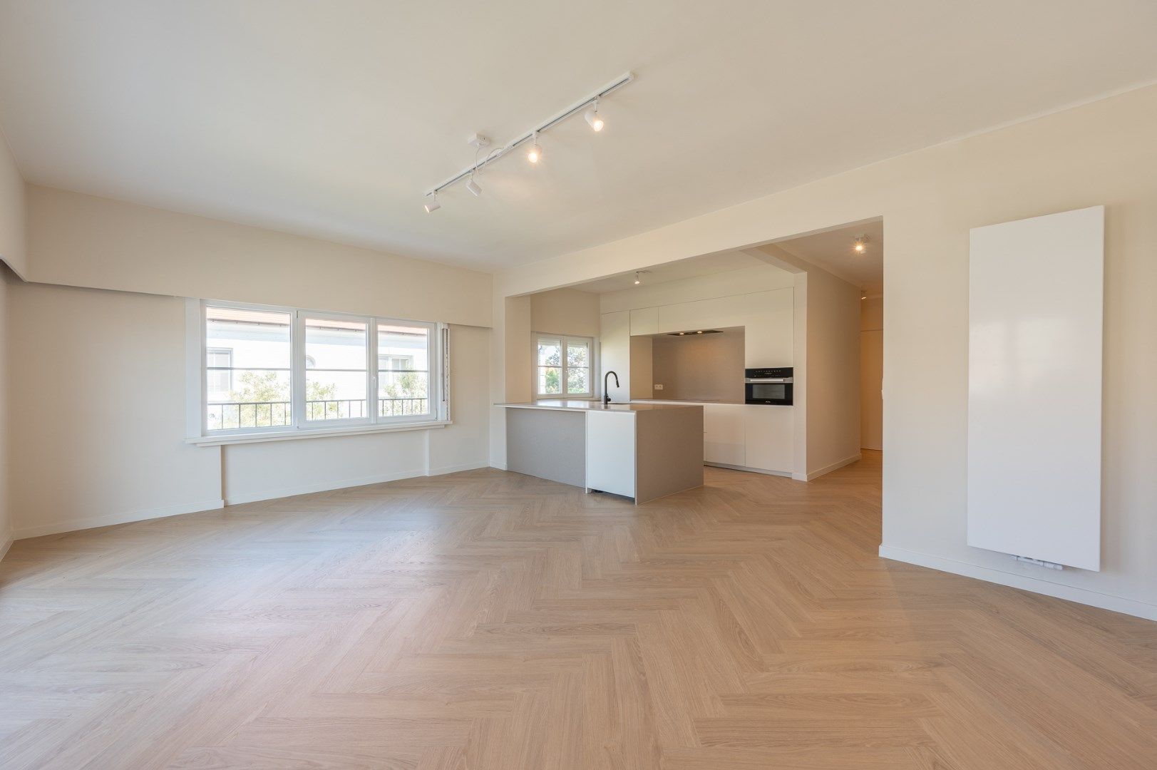 Fraai gerenoveerd appartement in residentieel Duinbergen foto {{pictureIndex}}