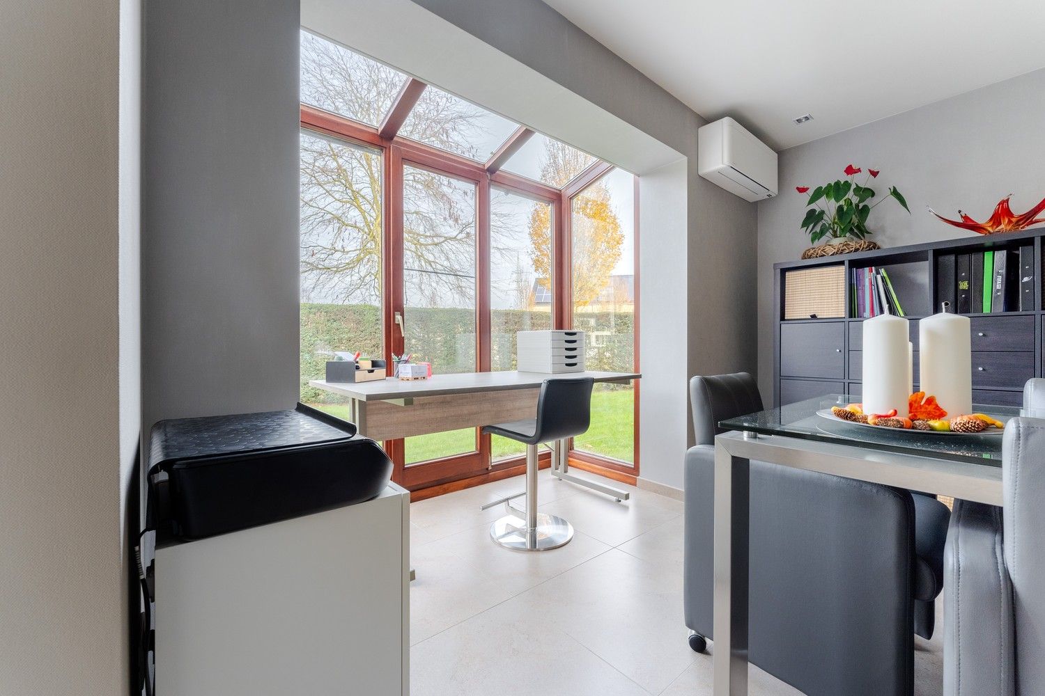 Prachtige compleet gerenoveerde 3 slk woning op een rustige ligging foto 8