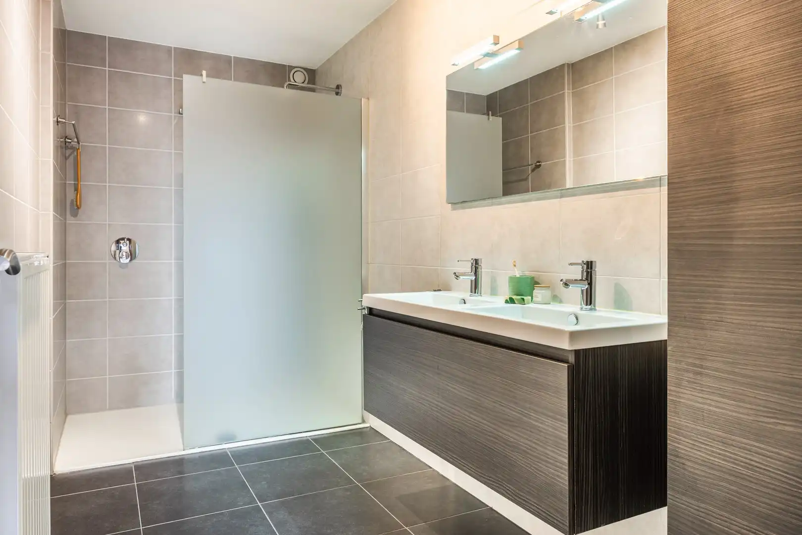 Instapklaar dakappartement met 2 slaapkamers en terras foto 18