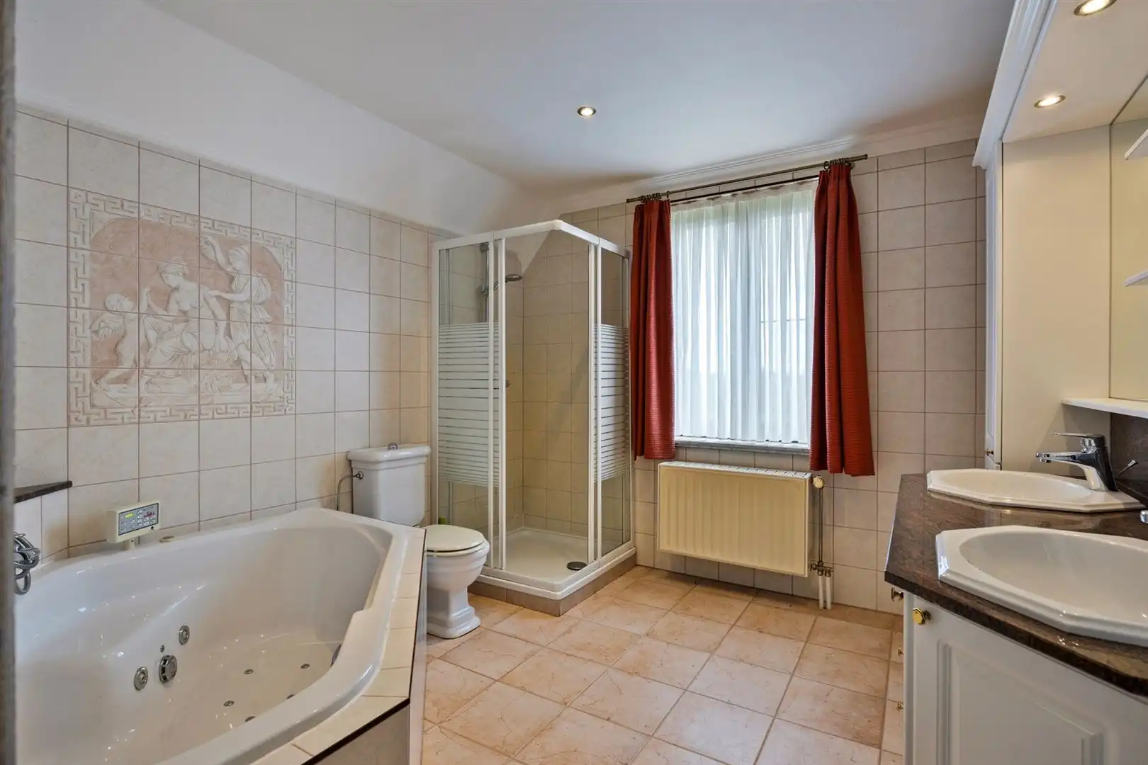 Exclusieve Villa met Luxe afwerking en idyllische tuin. foto 22