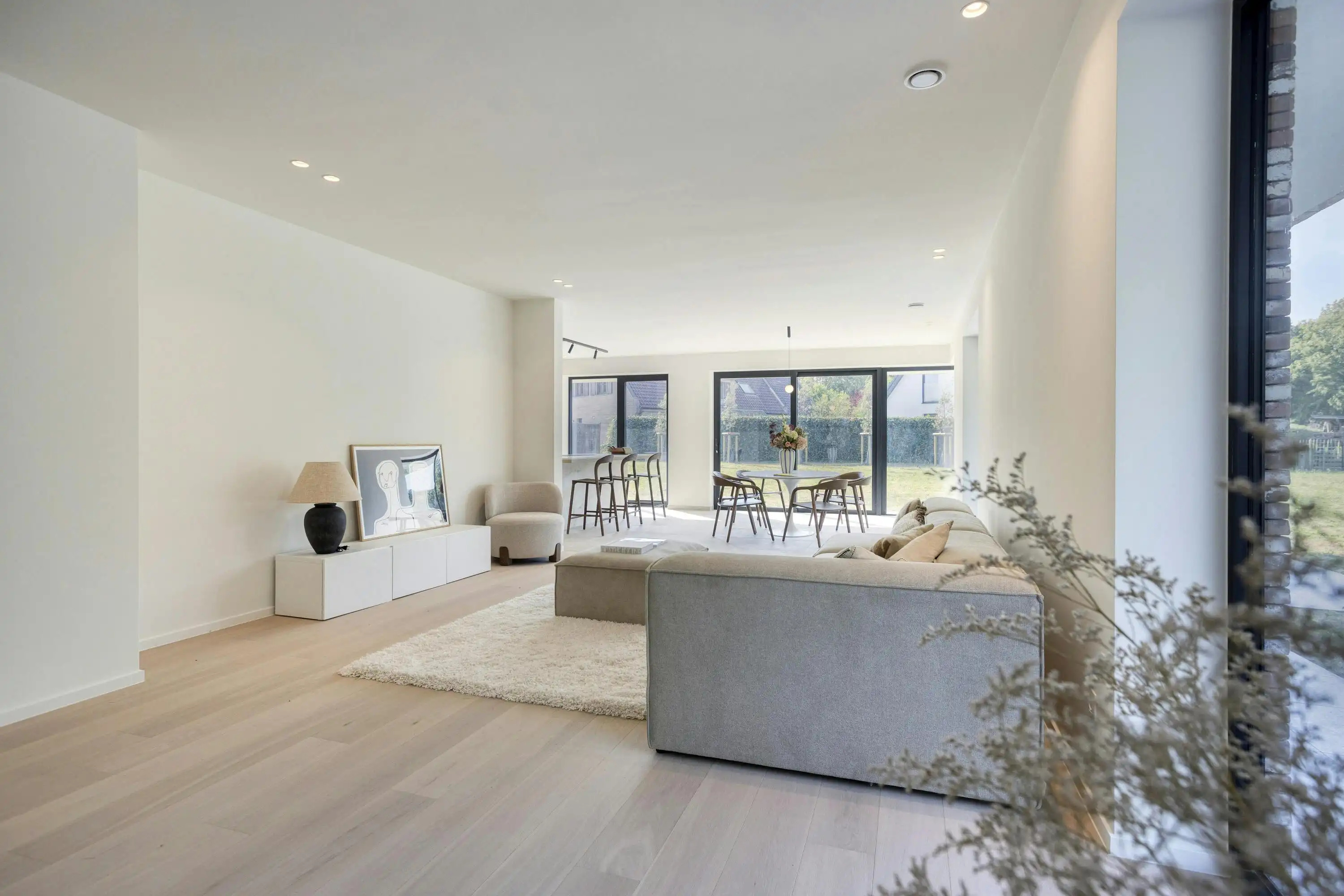 Nieuwbouwvilla met 4 slaapkamers op 1361m² grond foto 3