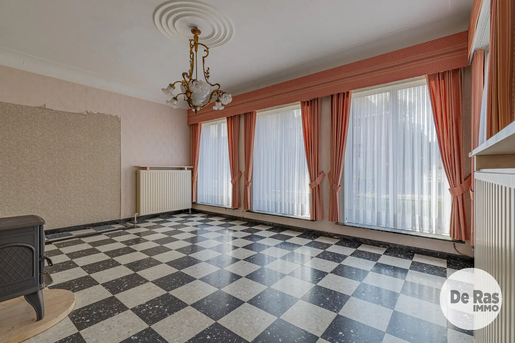 ERONDEGEM - Solide, te renoveren woning met 3 kamers foto 4