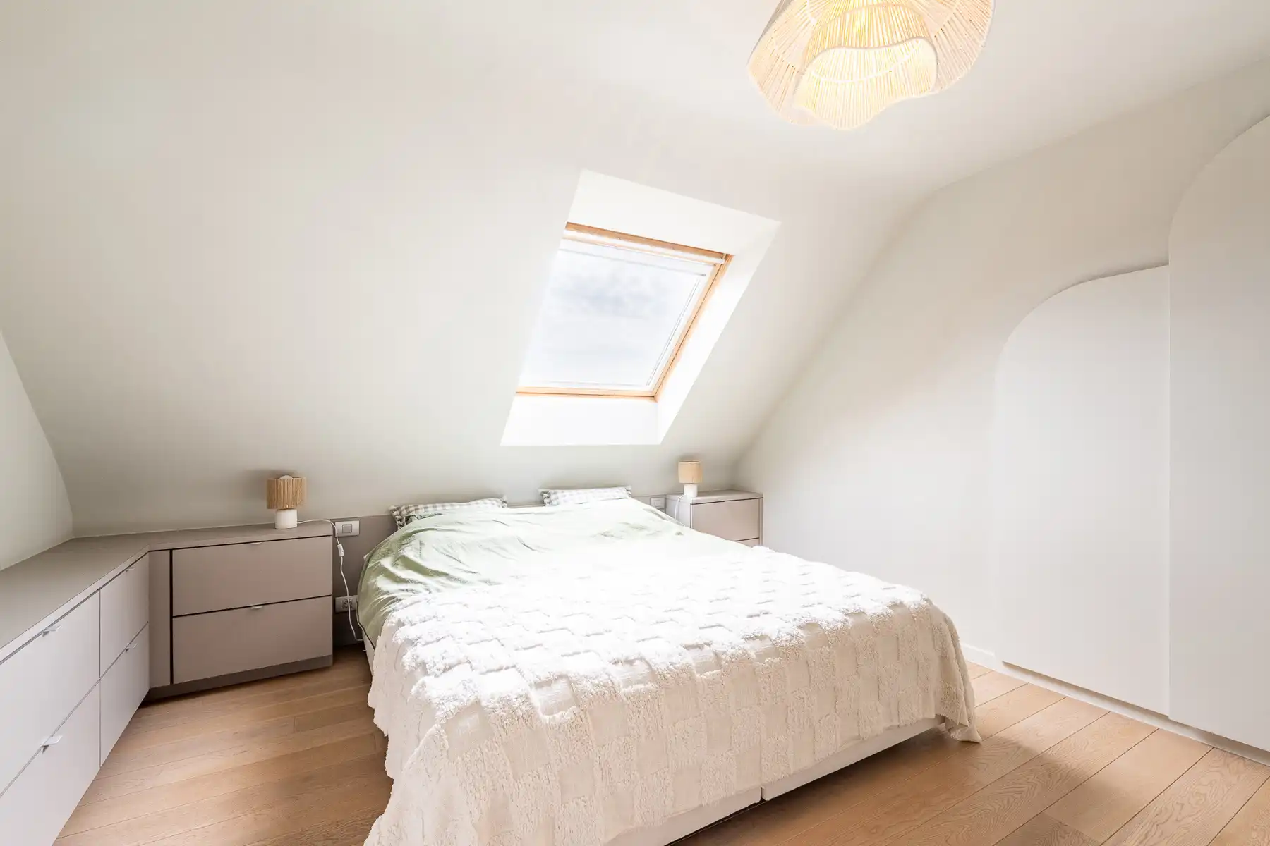 Gemeubeld instapklaar duplexappartement gelegen Lippenslaan foto 21