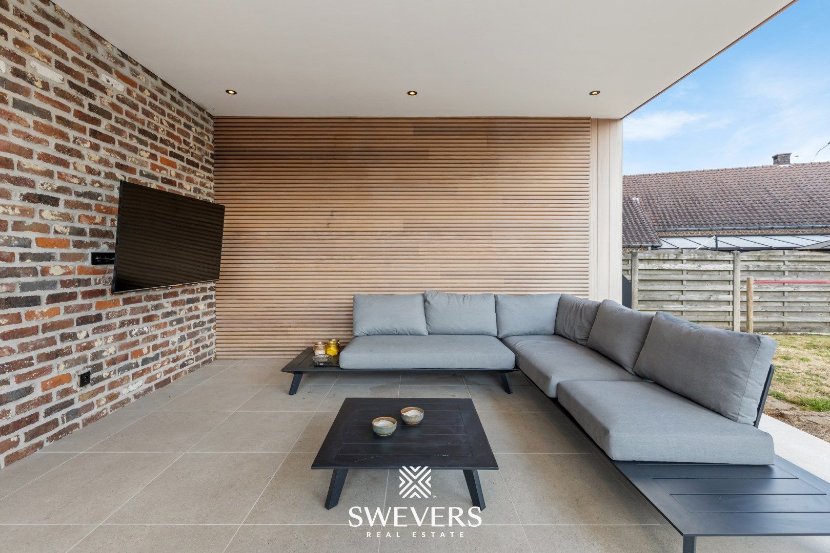 Knap gerenoveerde woning met praktijk/handelsruimte te Laak foto 24