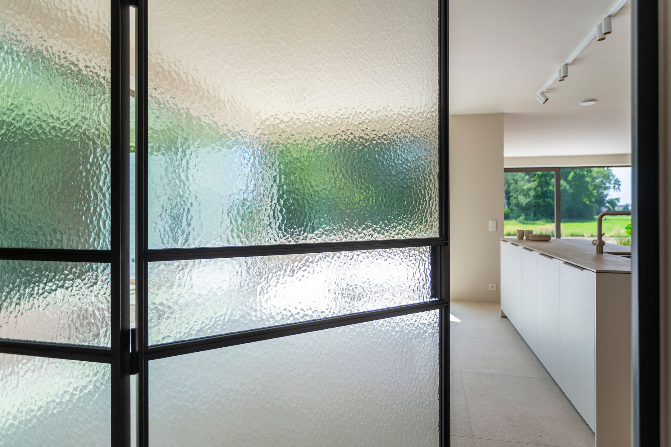 luxueuze nieuwbouwvilla met 3 slpks, garage en riante tuin foto 4
