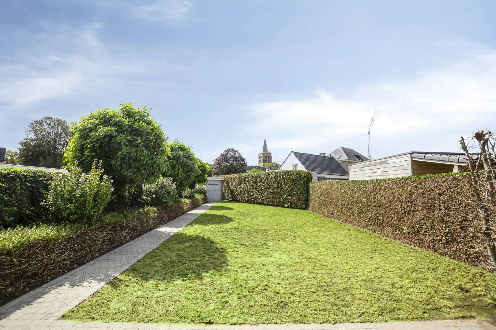 Rustig gelegen huis te koop nabij het centrum van Lichtaart foto 4