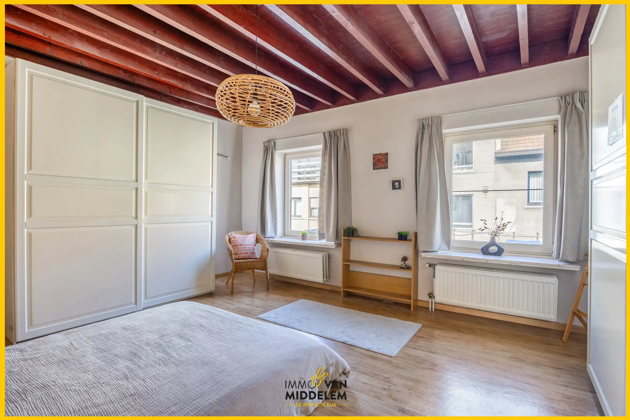 RUIME WONING MET 5 KAMERS, TERRAS, TUIN & PARKING foto 12