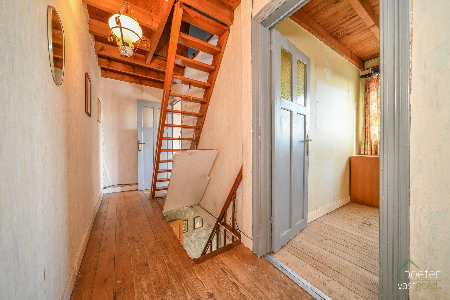 Alveringem: Interessante dorpswoning met redelijk comfort, 3 slaapkamers, tuin en uitweg met garage achteraan op 428m² grondopp. foto 13