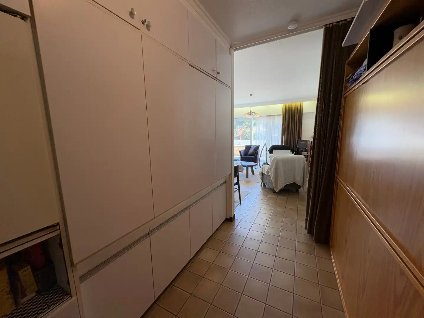 Zonnige studio te koop op enkele meters van het strand foto 5