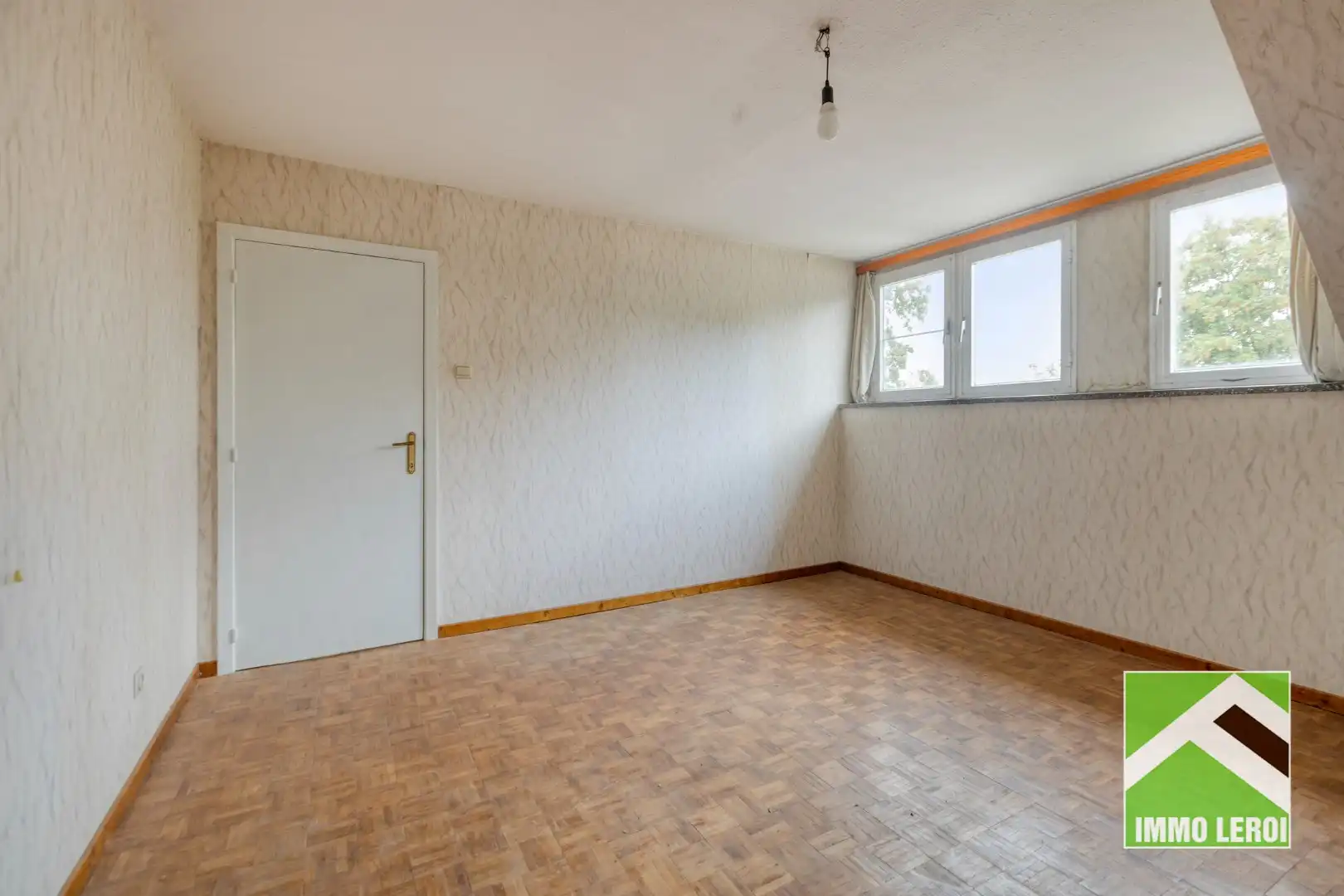 Landelijk gelegen woning met grote veranda en ruime tuin foto 16