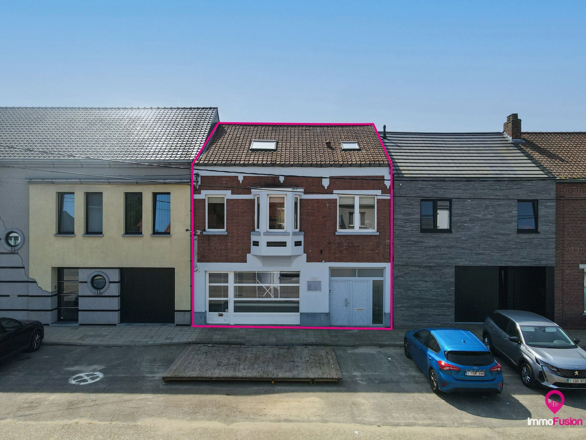Wonen, werken & zorgen: woning met 2 vergunde nr's Zonhoven! foto {{pictureIndex}}