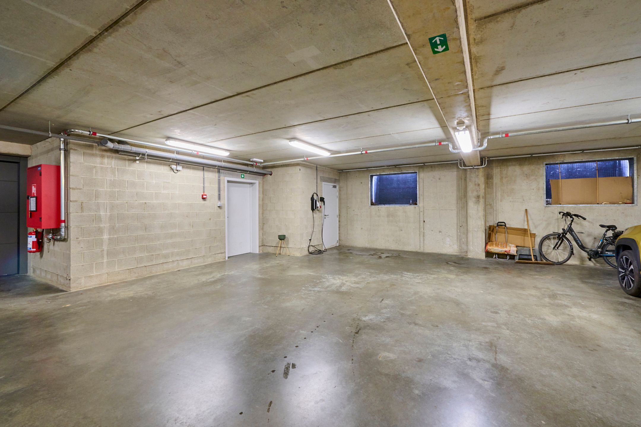 ZEER RUIM EN HOOGWAARDIG AFGWERKT APPARTEMENT IN HET CENTRUM foto 17
